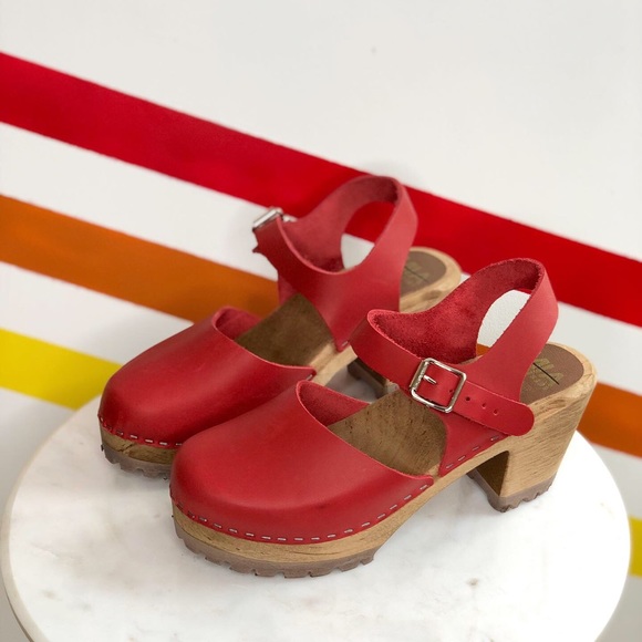mia red clogs